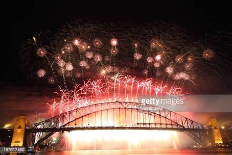 1,814 Fireworks On Sydney Harbour Bridge Stock Photos, High-Res Pictures, and Images - Getty Images