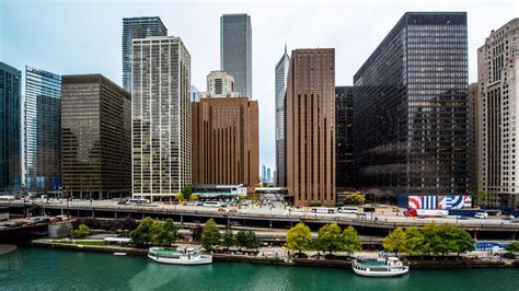 Urban Downtown Chicago Hotel Riverwalk | Hyatt Regency Chicago