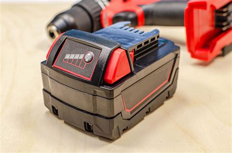 How Long Power Tool Battery Last? - The Habit of Woodworking