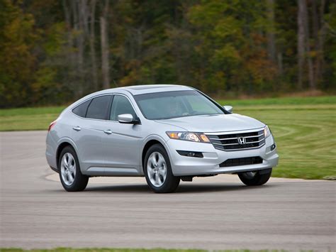 Honda Crosstour - reviews, prices, ratings with various photos