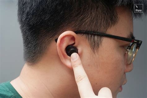 AirPods 2 vs Samsung Galaxy Buds: Which One You Should Pick - Gizmochina