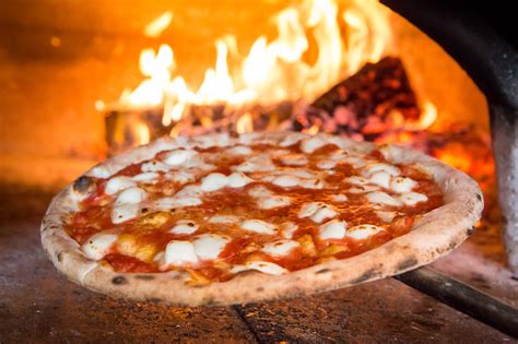The top 15 Neapolitan pizza in Toronto