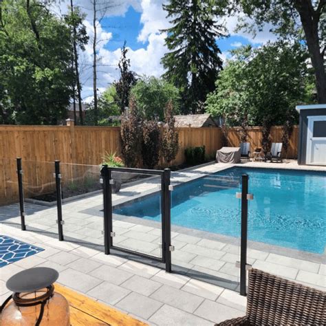 Modern Glass Pool Fencing in Toronto. Fence panels