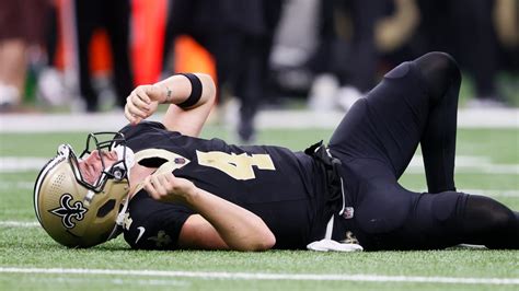 Saints QB Derek Carr (concussion protocol, shoulder, back) leaves with injuries in loss vs. Lions