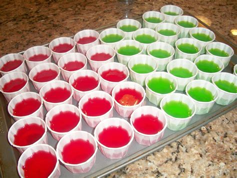 Brooke Bakes : Jello Shots!