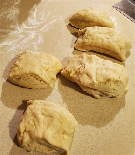 Kiflice Sa Sirom/ Feta Cheese Crescent Rolls - The Balkan Hostess