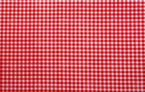 Red and white checkered tablecloth. Top view table cloth texture ...