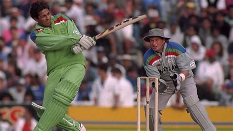 Cricket Video - New Zealand vs Pakistan 1st SF 1992 - Match Highlights ...