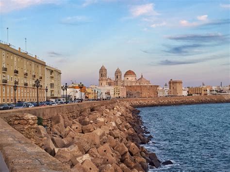 Free Walking Tour Cadiz: How to See History in Spain's Oldest City