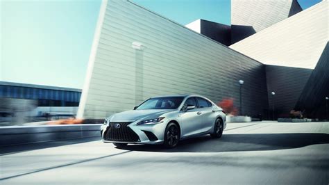 2023 Lexus ES 300h Review: Effortless Luxury