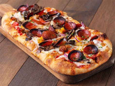 Everything flatbread pizza | Flatbread pizza, Cheesecake, Tomato, cheese