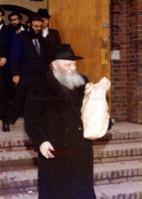 Weekly Photo of the Rebbe