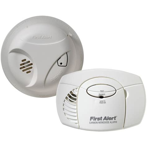 FIRST ALERT SCO403 | Smoke Alarm & Carbon Monoxide Detector Combo Pack