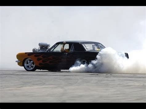 BEST Muscle Car Burnouts ( USA vs AUS ) ( PURE SOUND & EMOTIONS ) (HD) - YouTube