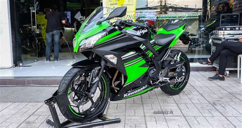 Review of Kawasaki Ninja 300 Performance 2017: pictures, live photos ...