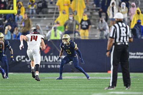 Photos: Georgia Tech vs. Louisville – Football — Georgia Tech Yellow ...