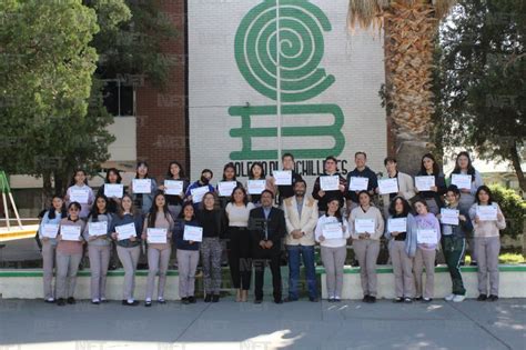 Reconocen a mejores promedios del Cobach 5