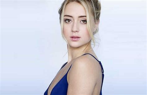 Lizze Broadway- Bio, Age, Height, Net Worth, Boyfriend, Dating