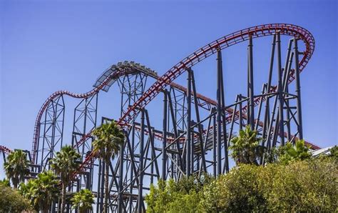 Book Six Flags Magic Mountain Tours & Tickets in Los Angeles Today