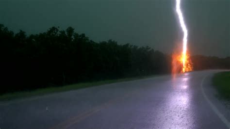 Close Call With Lightning Strike in Oklahoma Amid Severe Storms ...