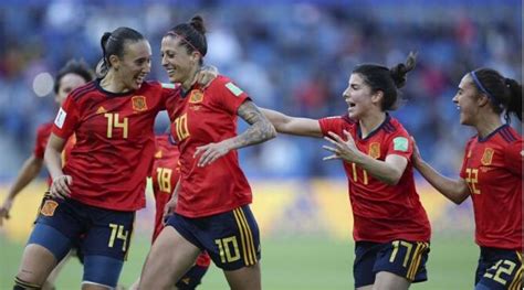 Spanish women footballers to strike over pay and conditions | Football ...