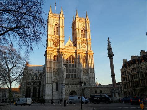 Famous Historic Buildings & Archaeological Sites in England United ...