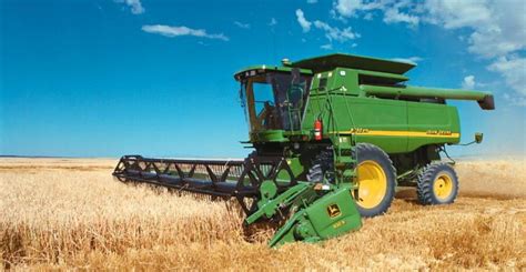 John Deere Combine Wallpaper - WallpaperSafari