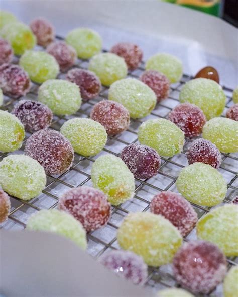 Frosted Frozen Grapes Take Any Party To The Next Level - Go Epicurista