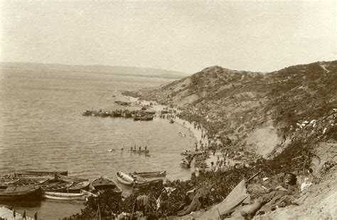 File:Landing troops at Gaba Tepe, Gallipoli (ANZAC Cove) 25 April 1915 (14836799921).jpg ...