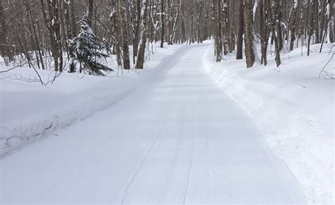 Snowmobile Vacations at Tall Timber Lodge, Pittsburg NH