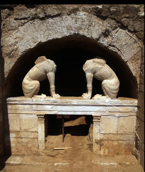 Stunning statues found at ancient Greek tomb | CTV News