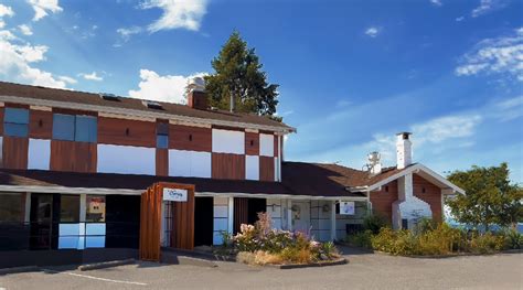 The Oceanside, a Coast Hotel Sechelt Sechelt | BC Ferries Vacations