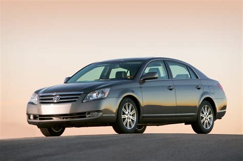 2005-10 Toyota Avalon | Consumer Guide Auto