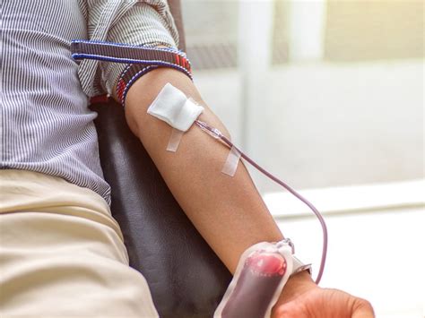 What You Need to Know About Donating Blood | Reader's Digest Canada