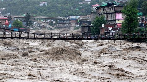 Himachal floods: 20 dead in 48 hours, over 1,000 roads blocked. Top 10 ...