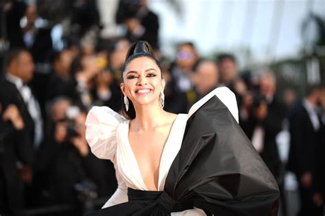 Deepika Padukone White Dress at Cannes 2019 | POPSUGAR Fashion Photo 15