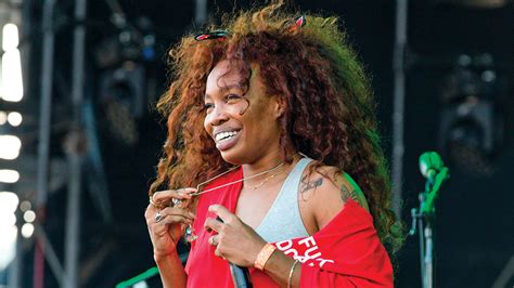 SZA Sounds Off at Label Over Album Delay - Variety