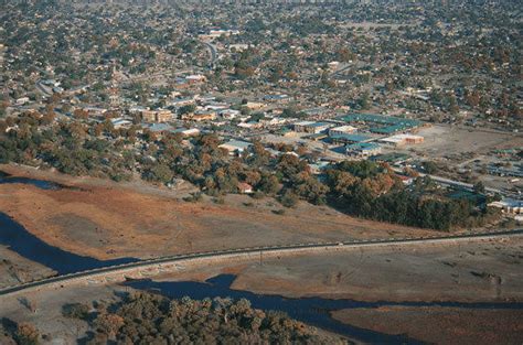 Travelling in Botswana - Maun. Botswana Safaris