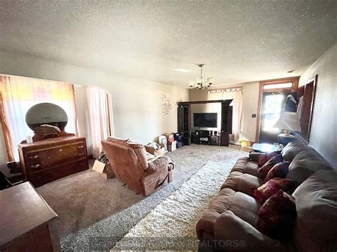 412 E 12th St, Wood River, NE 68883 | Zillow