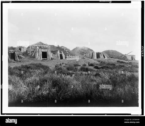 Indians of north america alaska hooper bay 1920 1930 hi-res stock ...