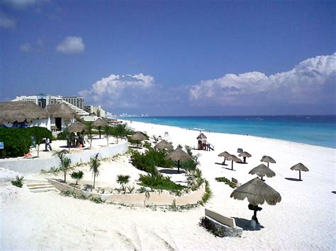 Playa Delfines, Cancun, Mexico | Lugares hermosos, Cancún, Playa