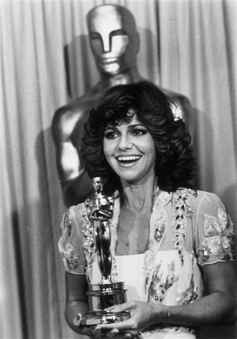 Burt Reynolds Refused to Attend the Oscars with Sally Field