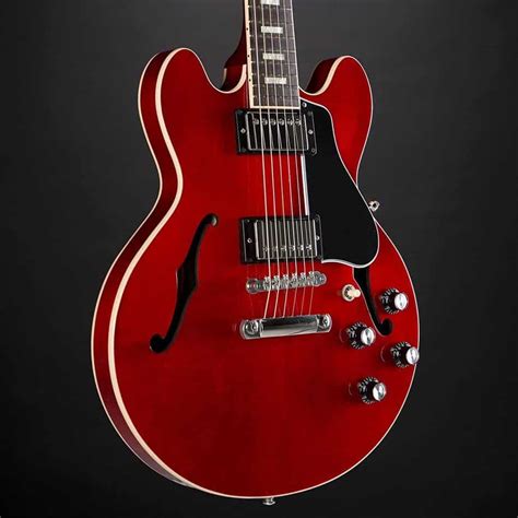 Gibson ES 339 Review: Is It the Right One For Your Style? - Guitar Space