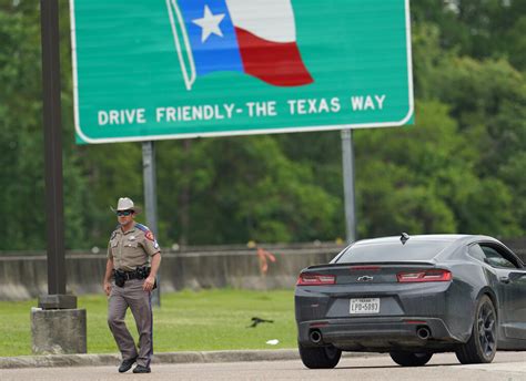 Texas, Border Patrol Working In Tandem, Reject Media Spin Of Violent 'Civil War' | Off The Press