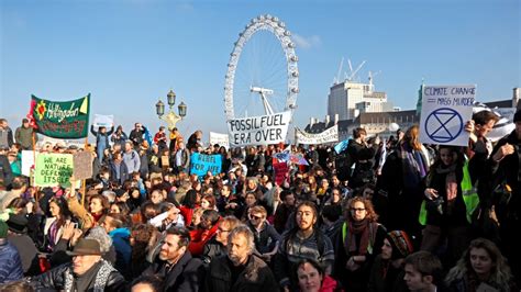 Climate Change Protesters Block off 5 London Bridges