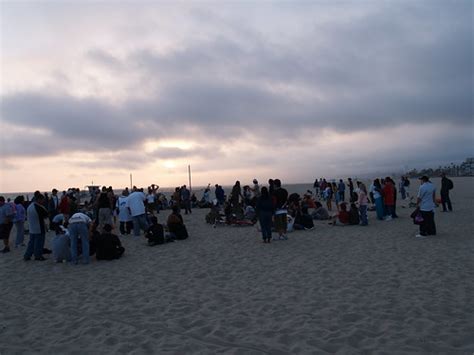 Venice beach party | Sunset beach party on Venice Beach. May… | Ville ...