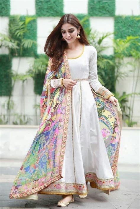 Pin by Shirin on Modern Dresses | Indian gowns dresses, Pakistani dress ...