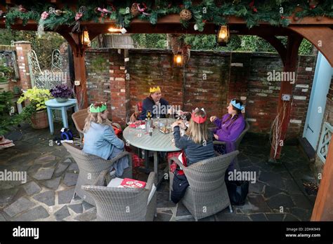 The onslow arms at clandon hi-res stock photography and images - Alamy