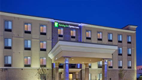 Holiday Inn Express & Suites Lincoln Airport (Lincoln) | VisitNebraska.com