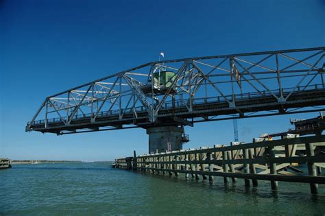 Citadel professor weighs in after Ben Sawyer bridge closes due to heat | The Citadel Today